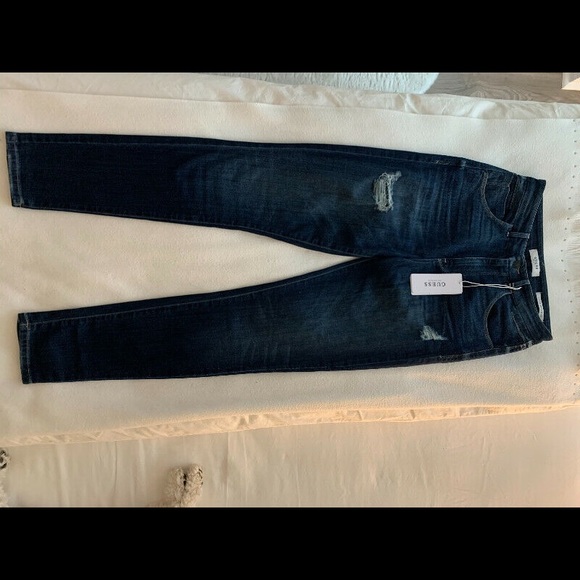 GUESS Super High Rise Jeans - Picture 3 of 6